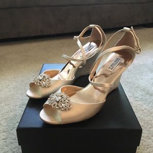 Size 10 Badgley Mischka Dress Wedges